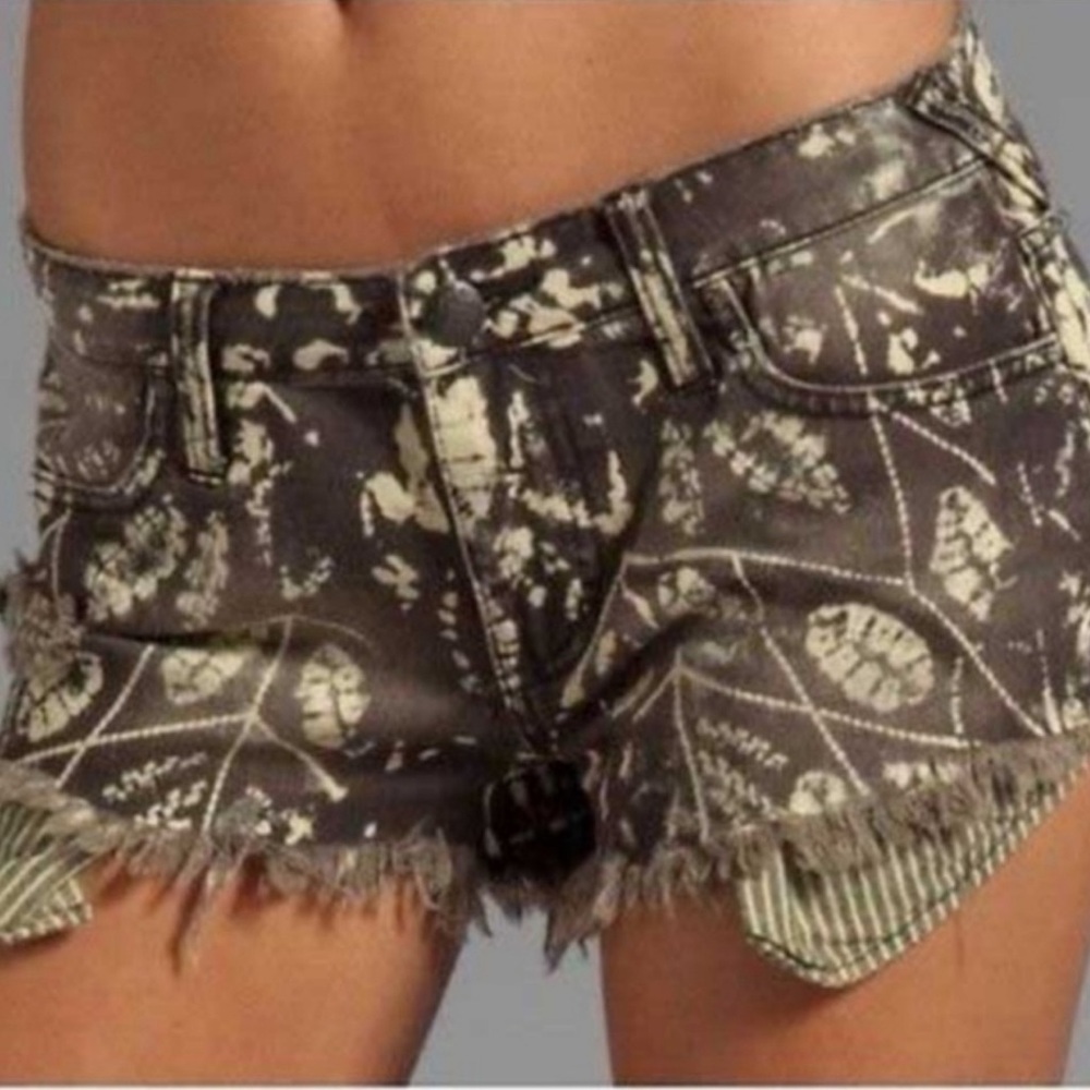 Free People - funky short shorts